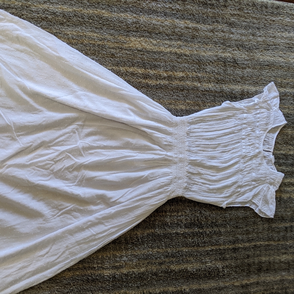 Gap clip dot midi dress